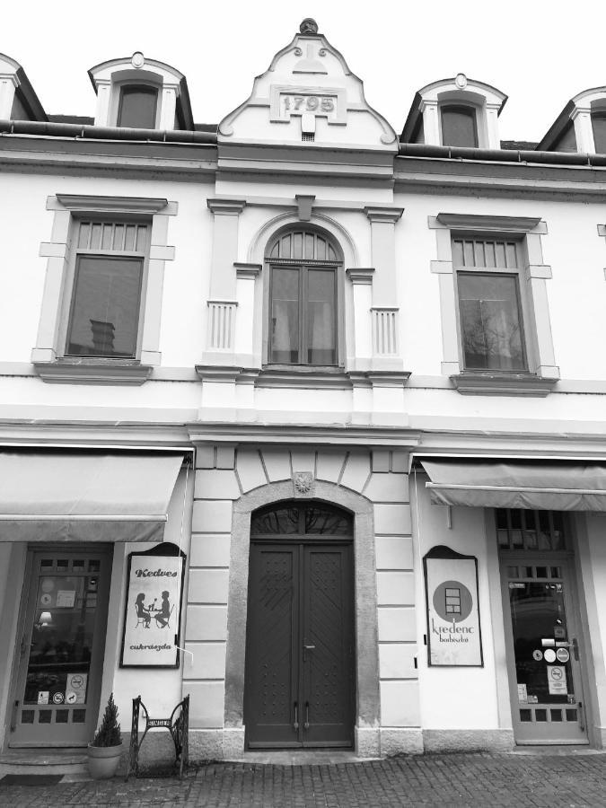Kedves Vendeghaz Bed and Breakfast Balatonfüred Exteriör bild